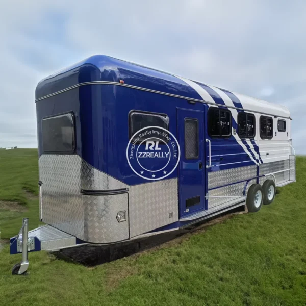 3 Horse Trailer Float with Roof Bed and Horse Yards Custom Deluxe Horse Carriage Trailer Added Caravan Door