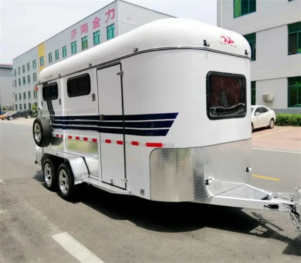 2021 Europe Standard 3 Horse Loading Trailer with CE Customized Horse Floats Camper Trailer with Living Quarter - Image 2